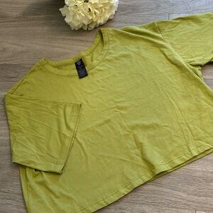 NWOT Noli Crop top- Large